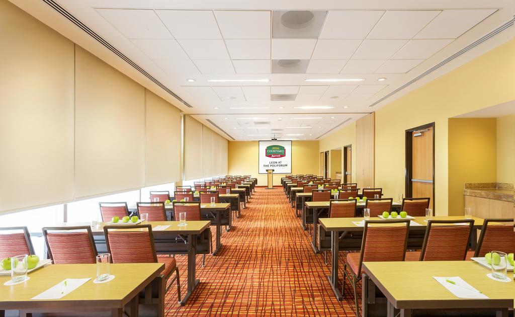 Courtyard By Marriott Leon At The Poliforum Extérieur photo