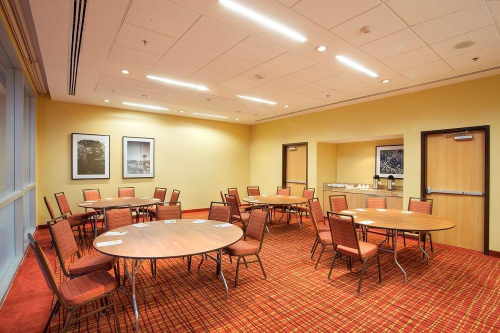 Courtyard By Marriott Leon At The Poliforum Extérieur photo