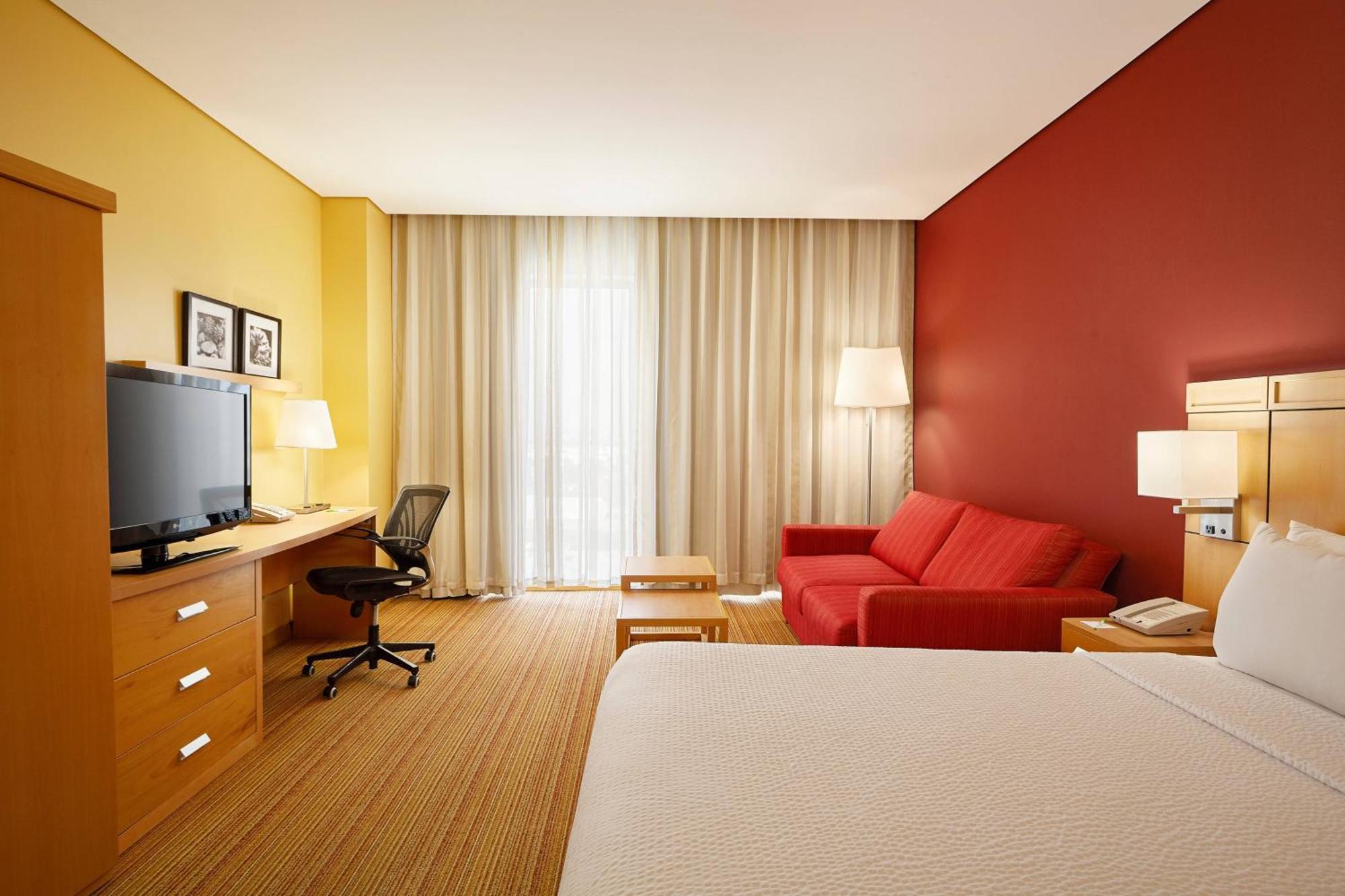 Courtyard By Marriott Leon At The Poliforum Extérieur photo