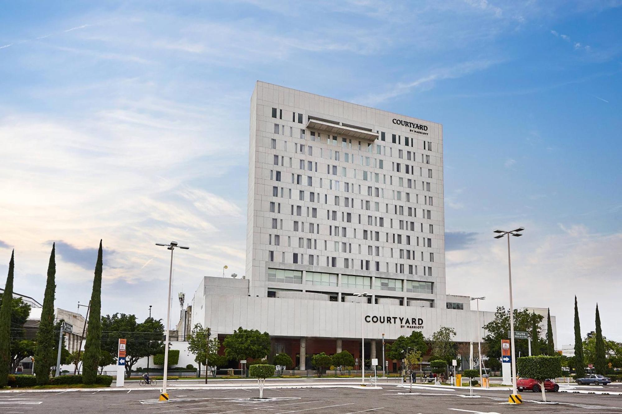 Courtyard By Marriott Leon At The Poliforum Extérieur photo